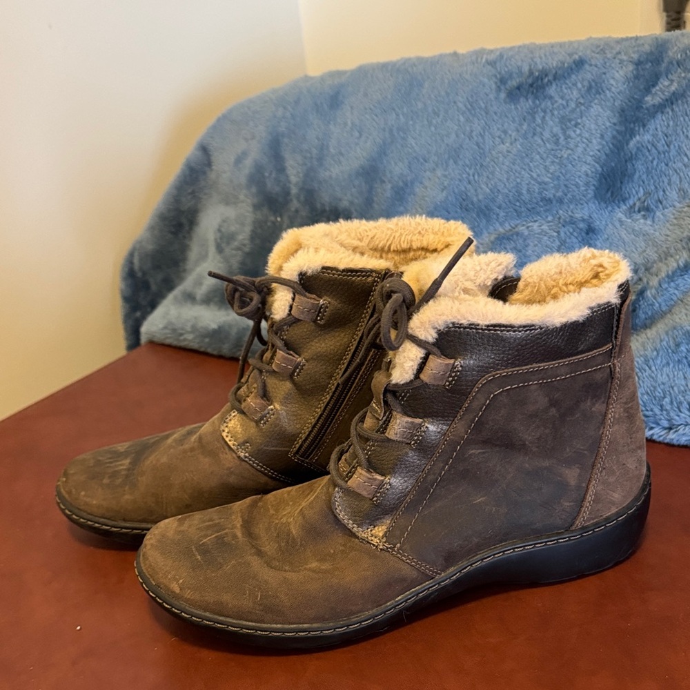 Clarks Brown Fur-Lined Boots - Picture 3 of 11